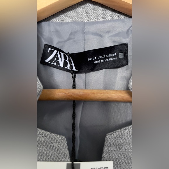 Zara Blazer for elegant style - Picture 4 of 5